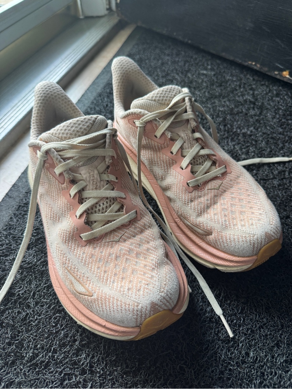Women’s Pre-Loved Hoka Clifton 10